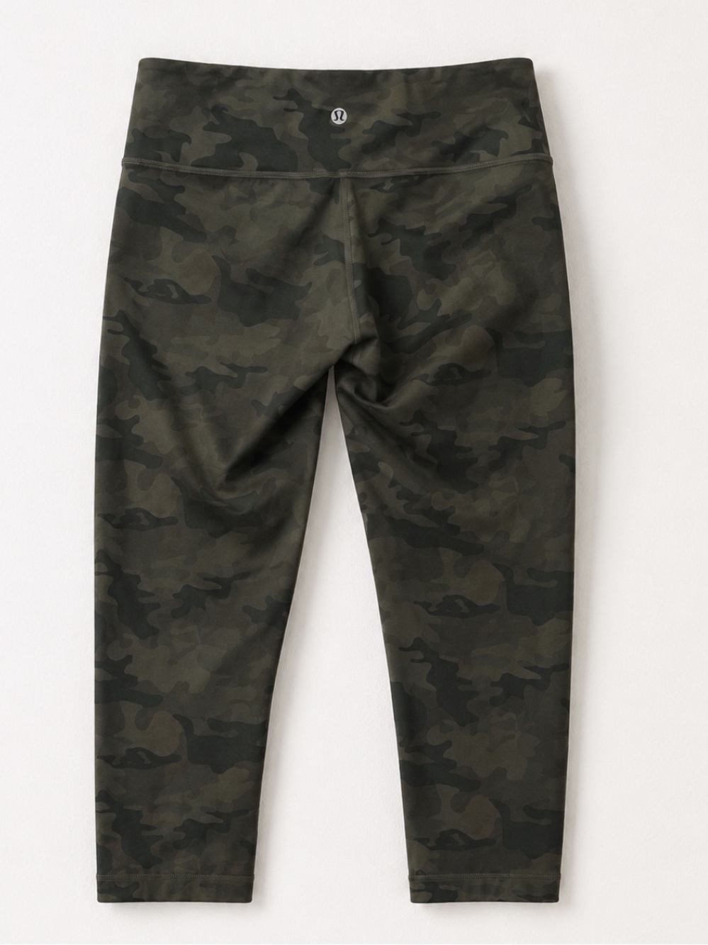 Lululemon Olive Camo Crop Leggings – Size 6 - Picture 2 of 4